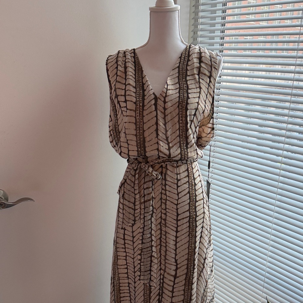 Elegant Cream and Brown Sleeveless Dress